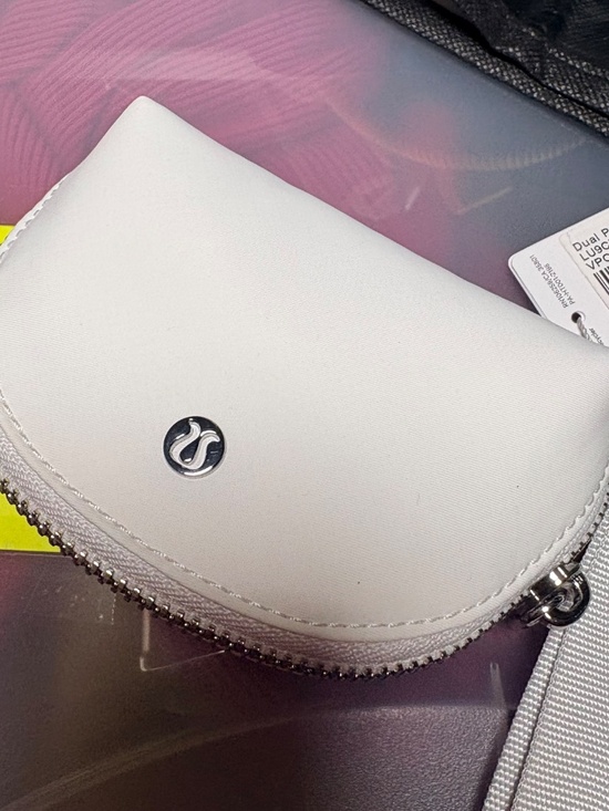 Lululemon Dual Pouch Wristlet Wallet New With Tags, Sold Out Color Vapor/White. - Picture 3 of 5